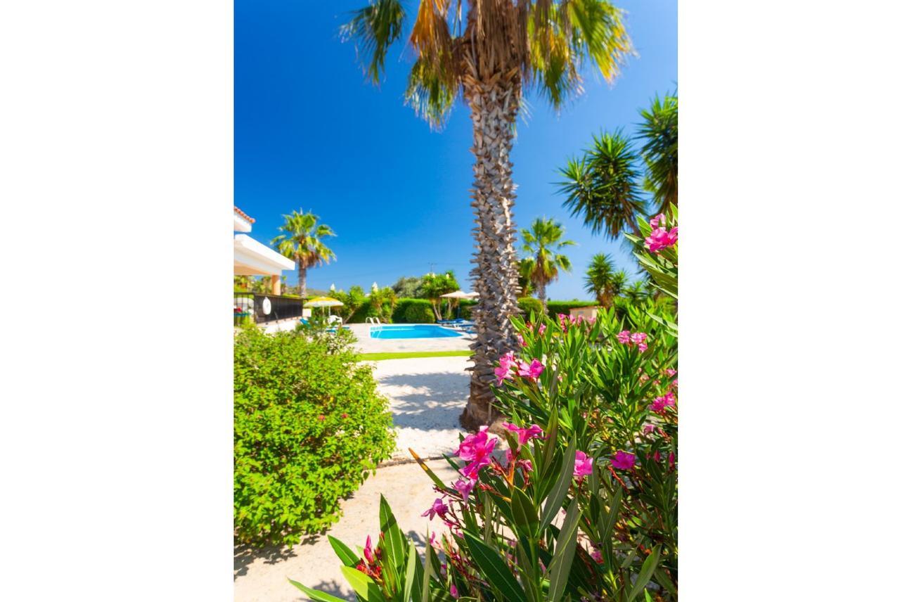 Villa Chrystalla Neo Chorio Exterior photo